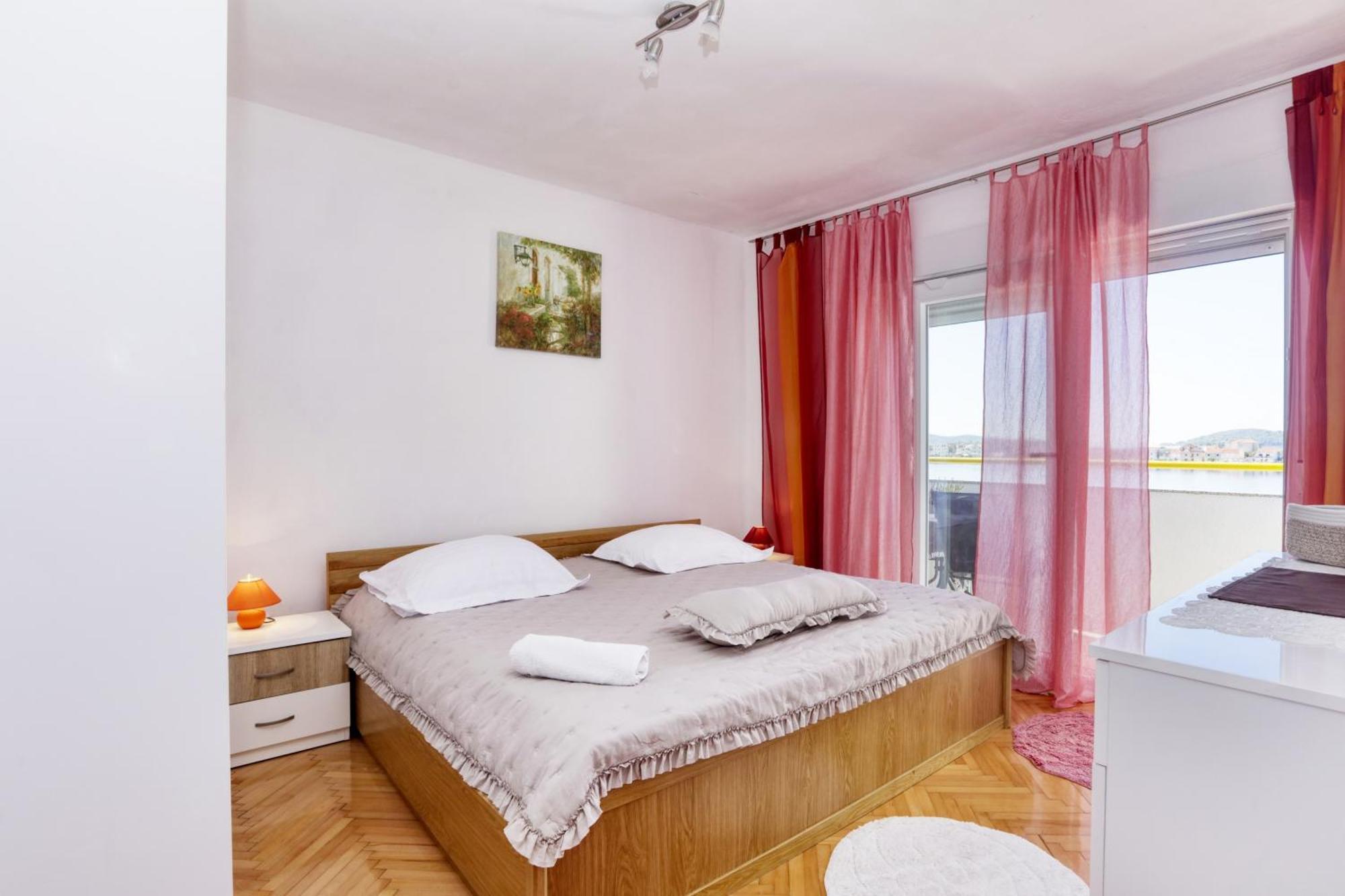 Apartment By The Sea Brodarica, Sibenik - 466 Brodarica (Sibenik-Knin)