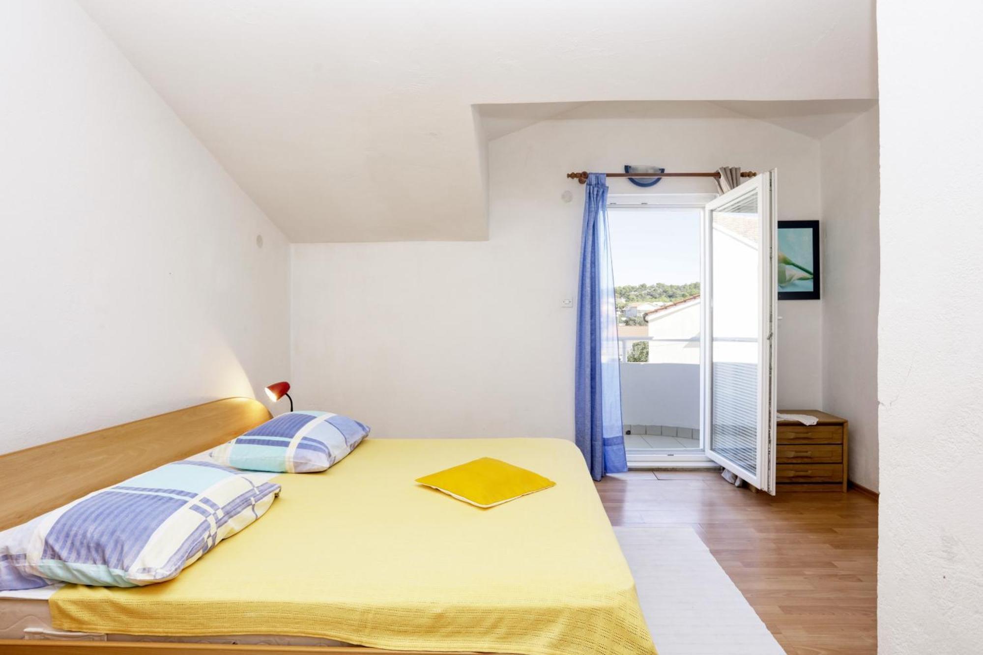 Apartment By The Sea Brodarica, Sibenik - 466 Brodarica (Sibenik-Knin)